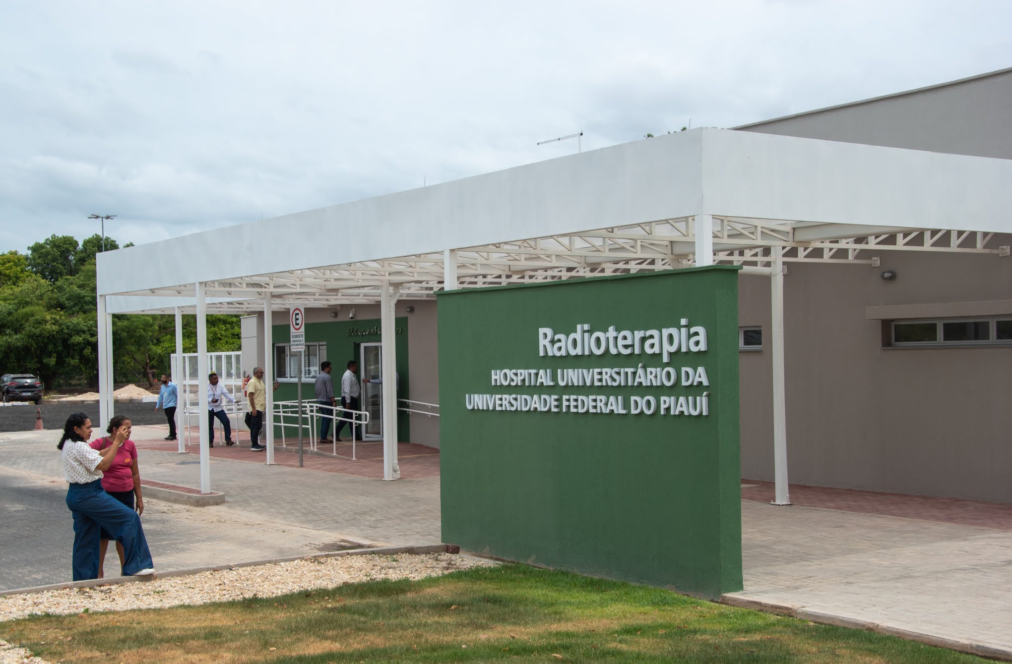 Inauguração_serviço_de_radioterapia.jpg