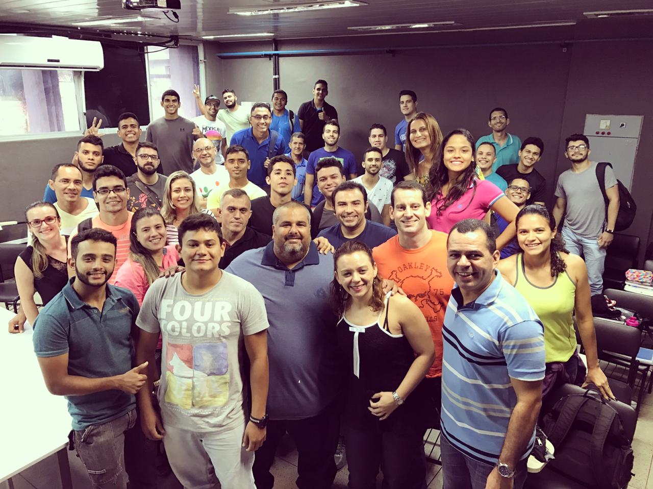 Prof. Dr. Adriano Carneiro Loureiro com turma em curso 20190516151128